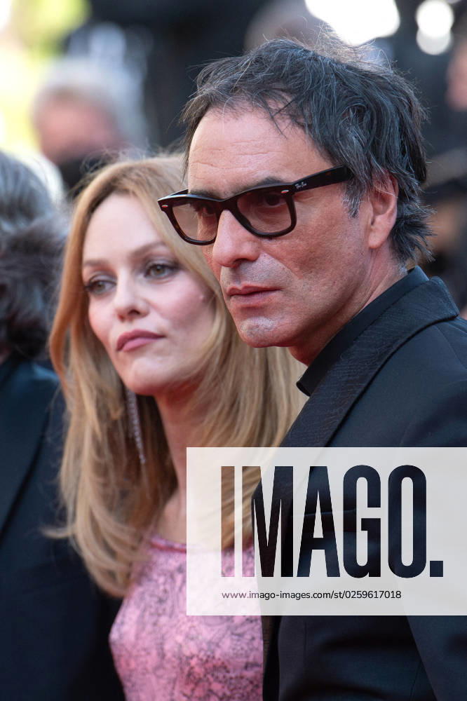 Cannes - De Son Vivant Premiere Vanessa Paradis and Samuel Benchetrit attending the De Son Vivant Premiere as part of the 74th Cannes International Film Festival in Cannes, France on July 10, 2021. Photo by Aurore Marechal ABACAPRESS.COM Cannes France