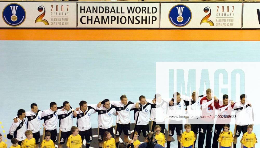 2007 Germany - Handball World Championship - Gastgeber Deutschland will den Titel im eigenen Land gewinnen Handball WM Herren WM 2007, Länderspiel, Nationalteam, Gruppe C, Deutschland, Einzelbild Berlin Handball WM Herren WM 2007, Länderspiel, Nationalteam, Gruppe C, Deutschland, Einzelbild Berlin