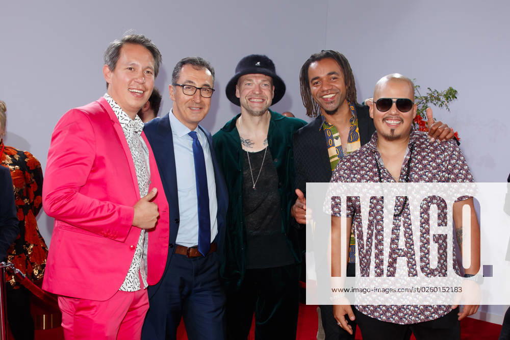 Party - Bertelsmann Culcha Candela - Mateo Jaschik Itchyban, Johnny Strange, Don Cali and Chino con Estilo, Don Cali and Chino con Estilo und Cem Özdemir bei der Bertelsmann Party 2023 in der Bertelsmann Hauptstadtrepräsentanz am 15.06.2023 in Berlin.