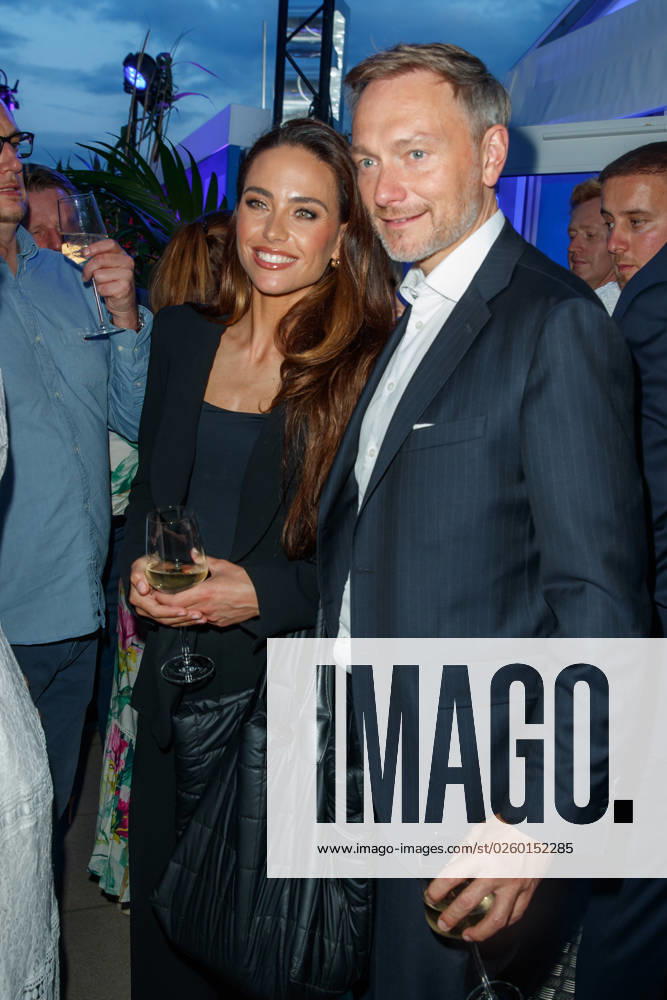 Party - Bertelsmann Christian Lindner mit Ehefrau Franca Lehfeldt bei der Bertelsmann Party 2023 in der Bertelsmann Hauptstadtrepräsentanz am 15.06.2023 in Berlin.
