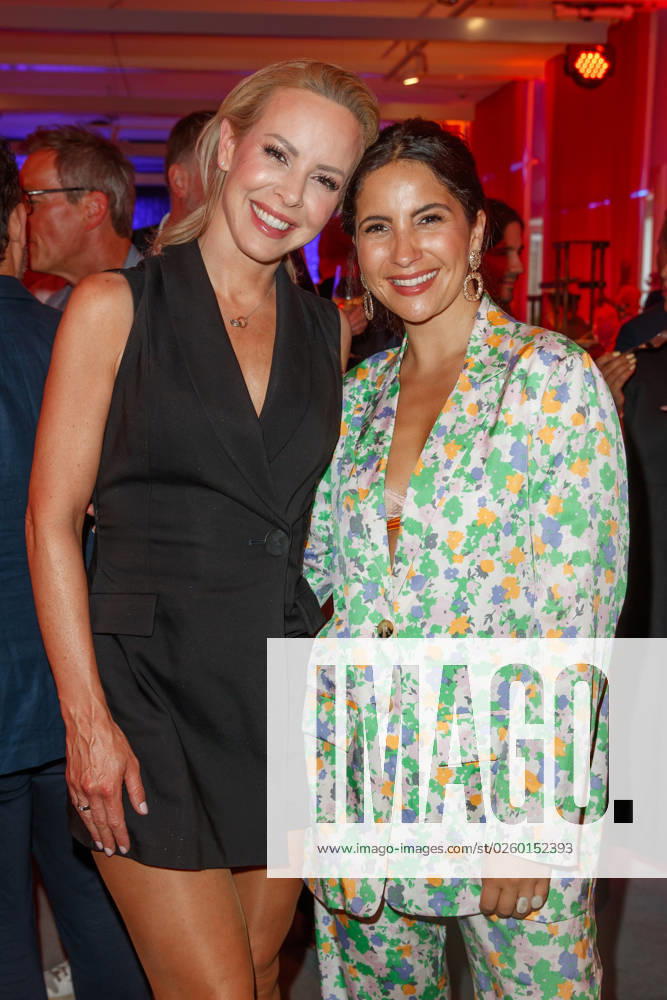 Party - Bertelsmann Isabel Edvardsson und Chryssanthi Kavazi bei der Bertelsmann Party 2023 in der Bertelsmann Hauptstadtrepräsentanz am 15.06.2023 in Berlin.