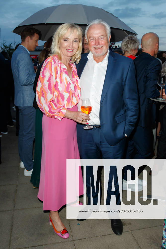 Party - Bertelsmann Wolfgang Kubicki mit Ehefrau Annette Marberth-Kubick bei der Bertelsmann Party 2023 in der Bertelsmann Hauptstadtrepräsentanz am 15.06.2023 in Berlin.