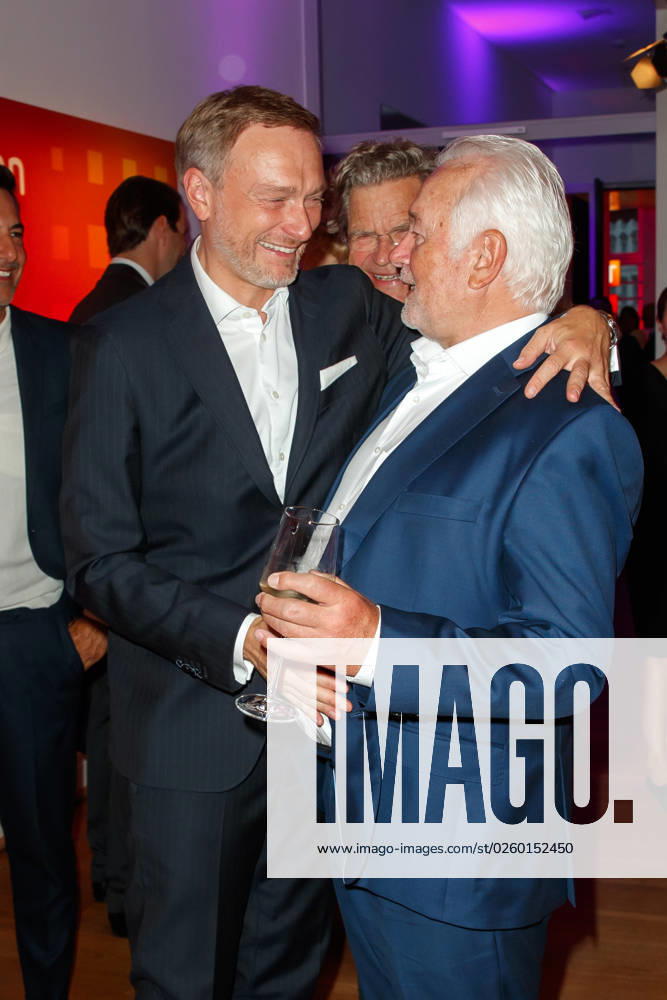 Party - Bertelsmann Christian Lindner und Wolfgang Kubicki bei der Bertelsmann Party 2023 in der Bertelsmann Hauptstadtrepräsentanz am 15.06.2023 in Berlin.