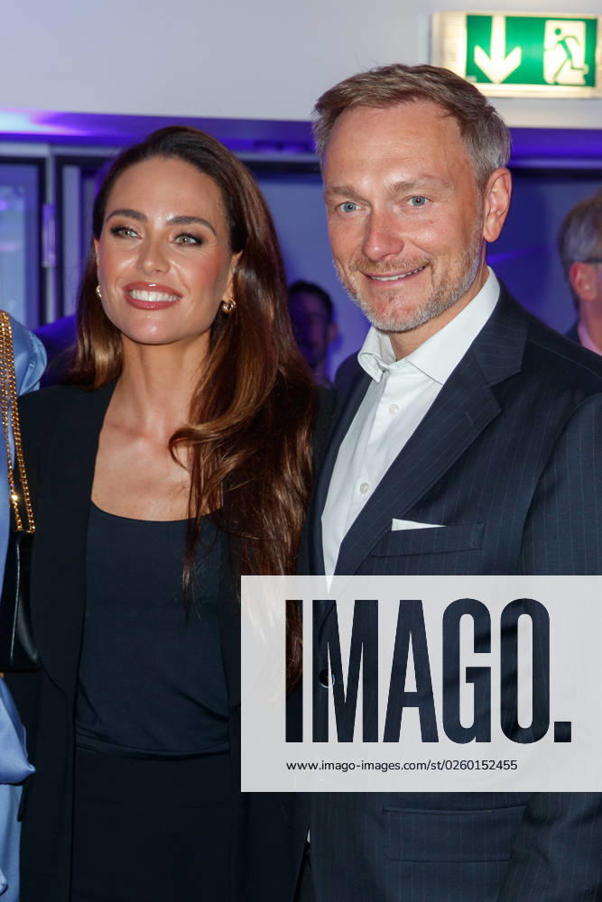 Party - Bertelsmann Christian Lindner mit Ehefrau Franca Lehfeldt bei der Bertelsmann Party 2023 in der Bertelsmann Hauptstadtrepräsentanz am 15.06.2023 in Berlin.
