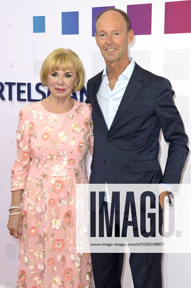 Liz Mohn und Thomas Rabe bei der Bertelsmann Party 2023 in der Bertelsmann Repräsentanz Unter den Linden. Berlin