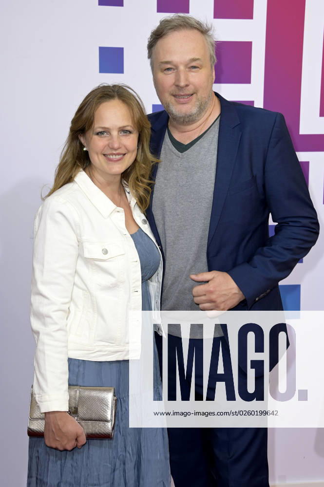 Stephan Grossmann mit Ehefrau Lidija Grossmann bei der Bertelsmann Party 2023 in der Bertelsmann Repräsentanz Unter den Linden. Berlin