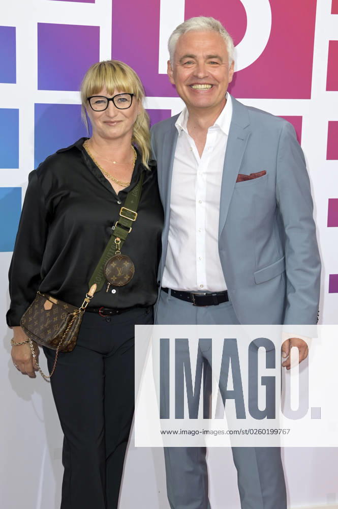 Andreas von Thien mit Ehefrau Alexandra von Thien bei der Bertelsmann Party 2023 in der Bertelsmann Repräsentanz Unter den Linden. Berlin