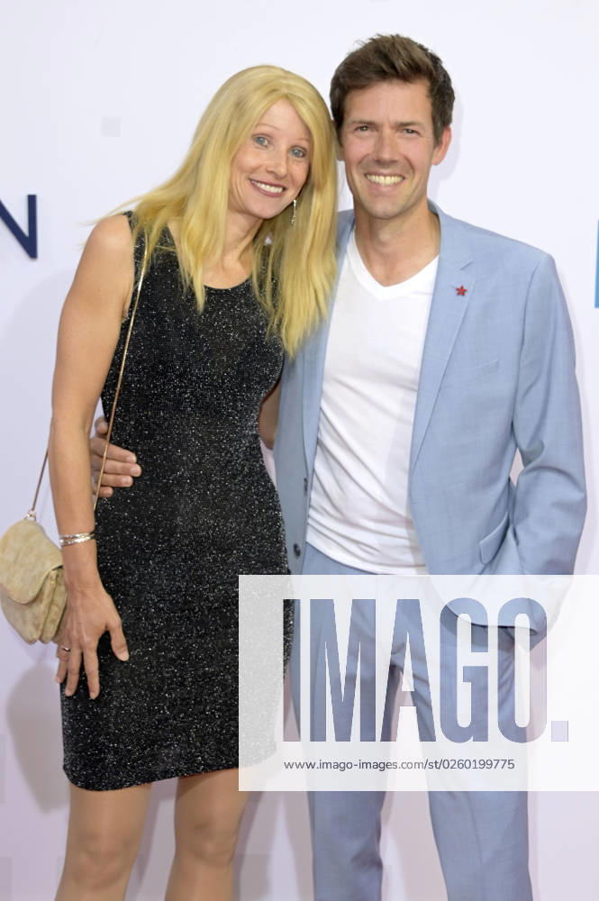 Maik Meuser mit Ehefrau Nicole Kallwies-Meuser bei der Bertelsmann Party 2023 in der Bertelsmann Repräsentanz Unter den Linden. Berlin