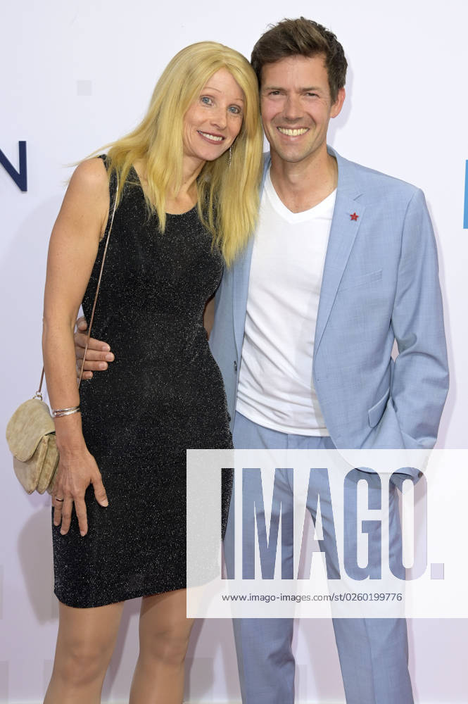 Maik Meuser mit Ehefrau Nicole Kallwies-Meuser bei der Bertelsmann Party 2023 in der Bertelsmann Repräsentanz Unter den Linden. Berlin