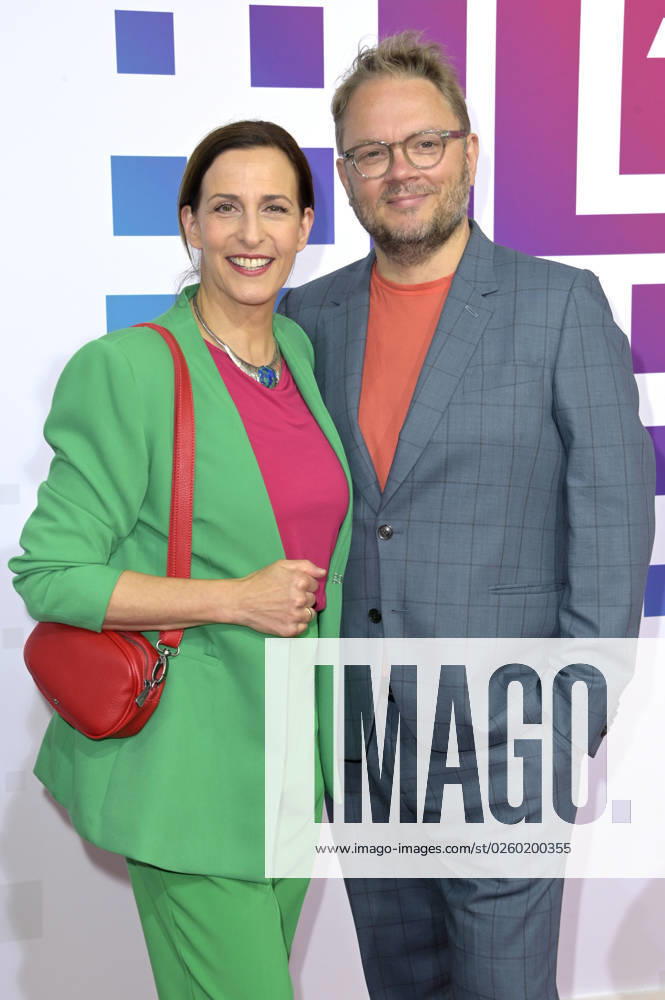 Ulrike Frank mit Ehemann Marc Schubring bei der Bertelsmann Party 2023 in der Bertelsmann Repräsentanz Unter den Linden. Berlin