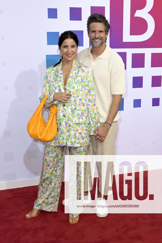 Chryssanthi Kavazi und Tom Beck bei der Bertelsmann Party 2023 in der Bertelsmann Repräsentanz Unter den Linden. Berlin