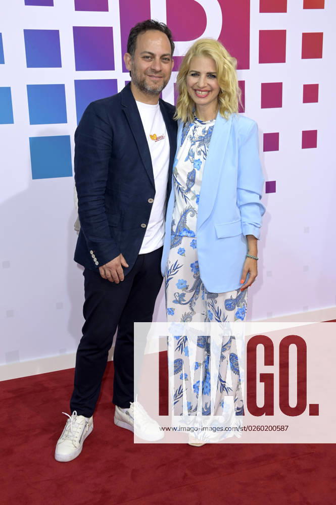 Susan Sideropoulos mit Ehemann Jakob Shtizberg bei der Bertelsmann Party 2023 in der Bertelsmann Repräsentanz Unter den Linden. Berlin
