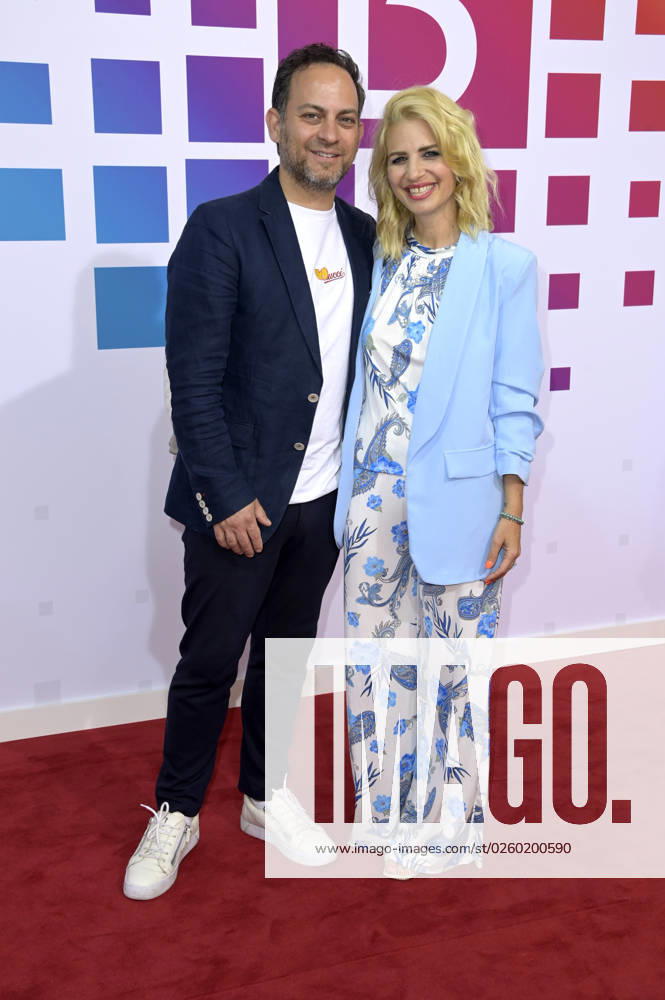 Susan Sideropoulos mit Ehemann Jakob Shtizberg bei der Bertelsmann Party 2023 in der Bertelsmann Repräsentanz Unter den Linden. Berlin