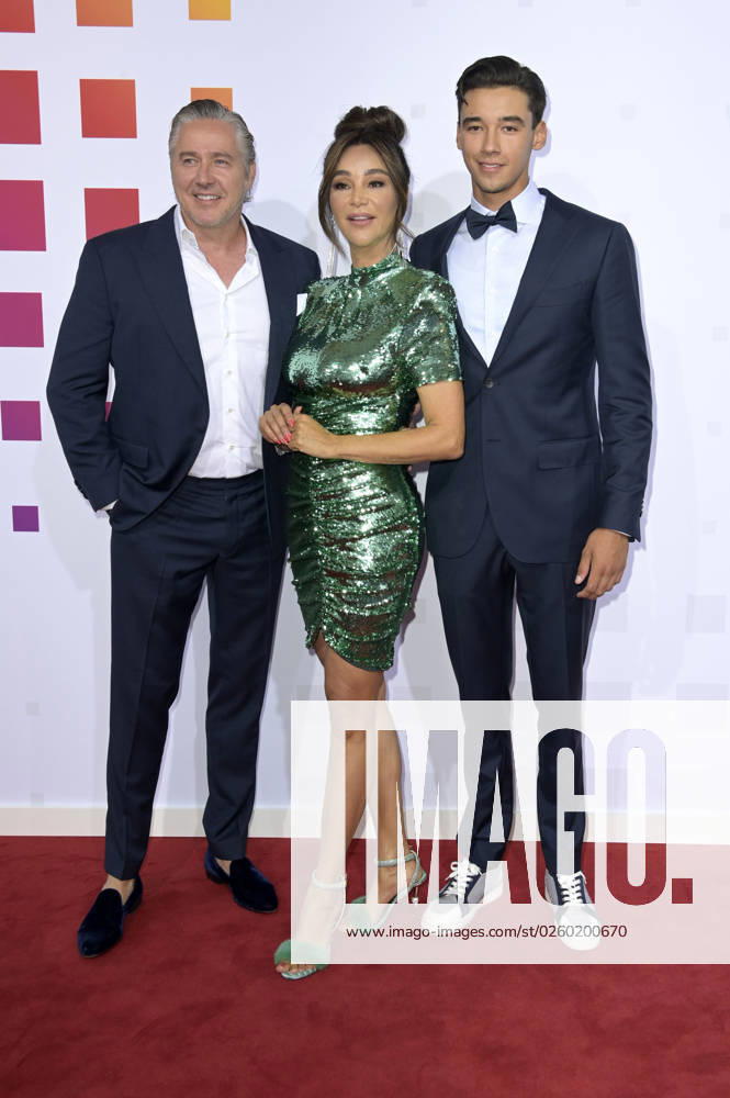 Verona Pooth mit Ehemann Franjo Pooth und Sohn San Diego Pooth bei der Bertelsmann Party 2023 in der Bertelsmann Repräsentanz Unter den Linden. Berlin