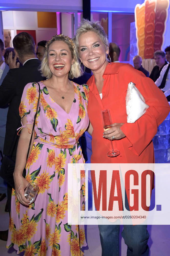 Ruth Moschner und Inka Bause bei der Bertelsmann Party 2023 in der Bertelsmann Repräsentanz Unter den Linden. Berlin