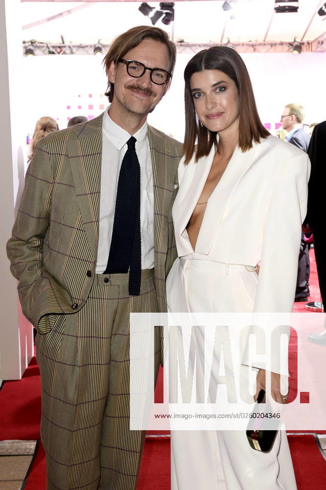 Marie Nasemann mit Ehemann Sebastian Tigges bei der Bertelsmann Party 2023 in der Bertelsmann Repräsentanz Unter den Linden. Berlin