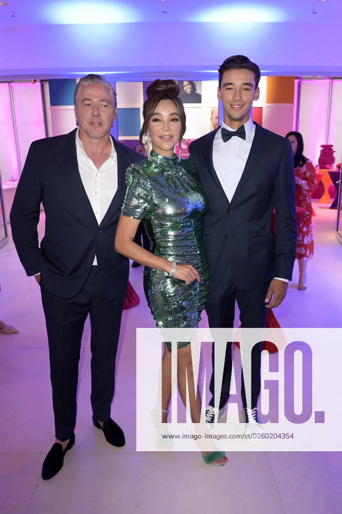 Verona Pooth mit Ehemann Franjo Pooth und Sohn San Diego Pooth bei der Bertelsmann Party 2023 in der Bertelsmann Repräsentanz Unter den Linden. Berlin