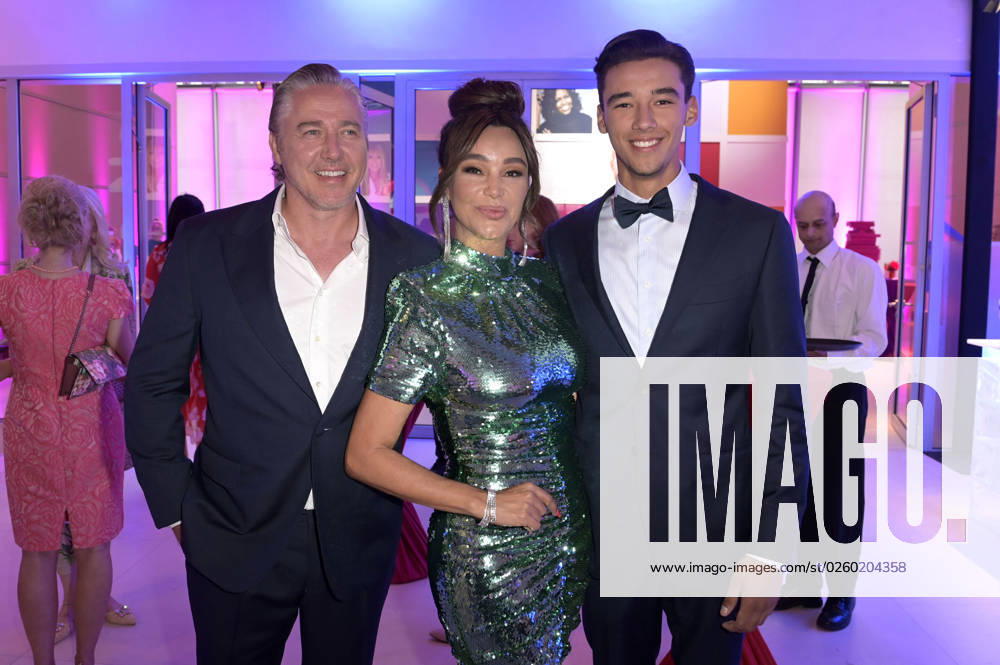 Verona Pooth mit Ehemann Franjo Pooth und Sohn San Diego Pooth bei der Bertelsmann Party 2023 in der Bertelsmann Repräsentanz Unter den Linden. Berlin