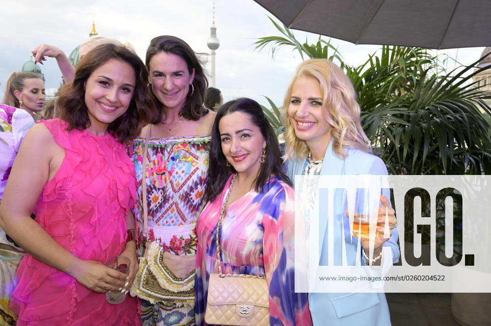 Nina Moghaddam, Nadine Sosniok, Elmira Rafizadeh und Susan Sideropoulos bei der Bertelsmann Party 2023 in der Bertelsmann Repräsentanz Unter den Linden. Berlin