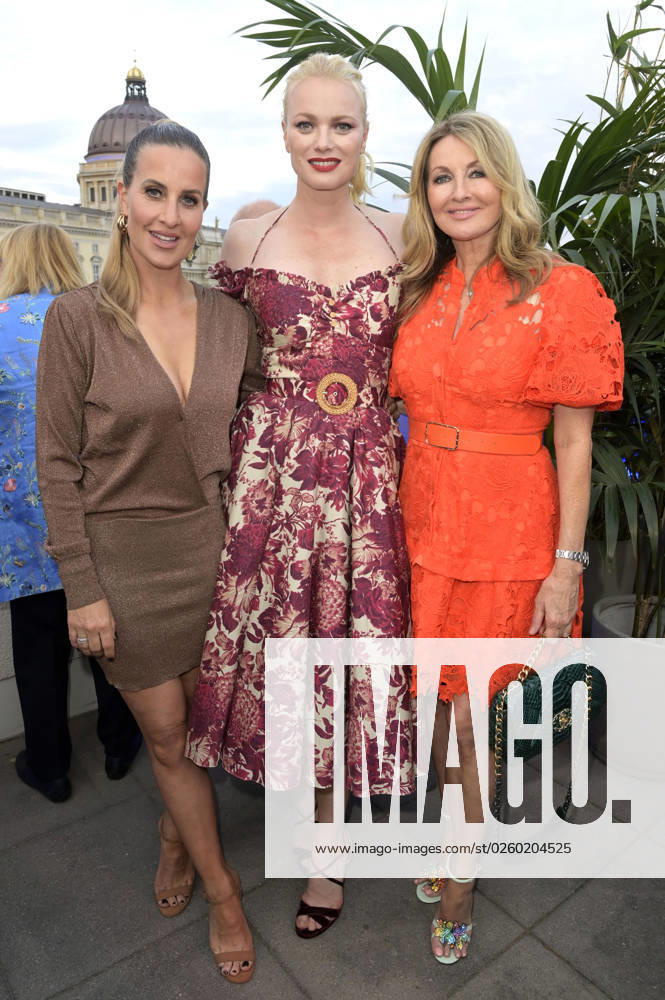 Charlotte Würdig, Franziska Knuppe und Frauke Ludowig bei der Bertelsmann Party 2023 in der Bertelsmann Repräsentanz Unter den Linden. Berlin