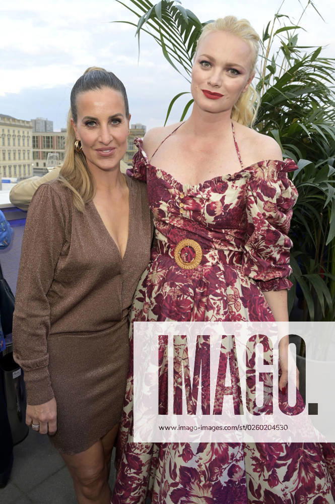Charlotte Würdig und Franziska Knuppe bei der Bertelsmann Party 2023 in der Bertelsmann Repräsentanz Unter den Linden. Berlin
