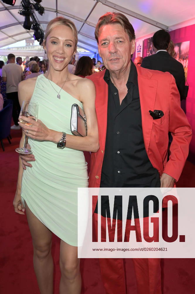 Melanie Wolf mit Ehemann Peter Wolf bei der Bertelsmann Party 2023 in der Bertelsmann Repräsentanz Unter den Linden. Berlin