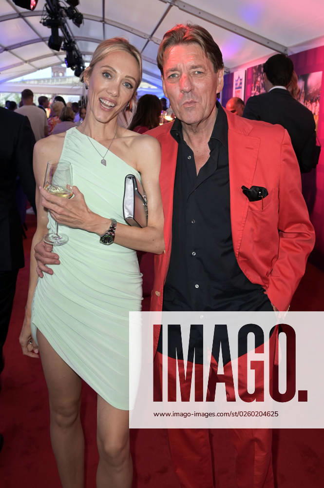 Melanie Wolf mit Ehemann Peter Wolf bei der Bertelsmann Party 2023 in der Bertelsmann Repräsentanz Unter den Linden. Berlin