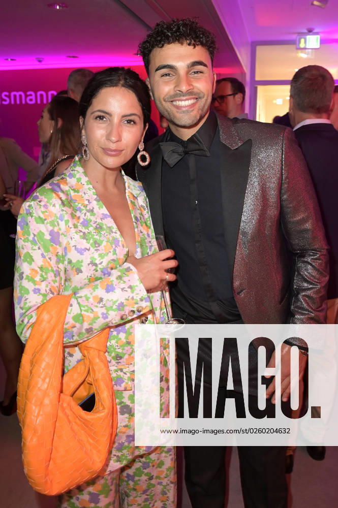 Chryssanthi Kavazi und Younes Zarou bei der Bertelsmann Party 2023 in der Bertelsmann Repräsentanz Unter den Linden. Berlin