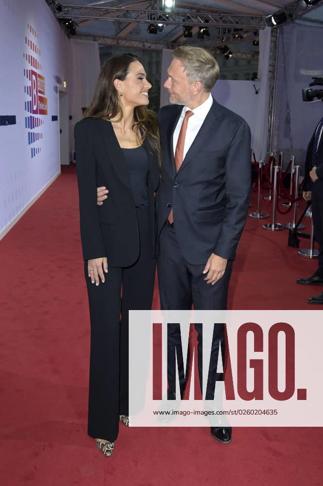 Christian Lindner mit Ehefrau Franca Lehfeldt bei der Bertelsmann Party 2023 in der Bertelsmann Repräsentanz Unter den Linden. Berlin