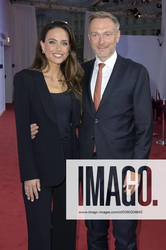 Christian Lindner mit Ehefrau Franca Lehfeldt bei der Bertelsmann Party 2023 in der Bertelsmann Repräsentanz Unter den Linden. Berlin