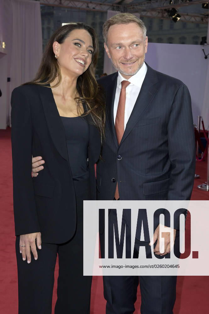 Christian Lindner mit Ehefrau Franca Lehfeldt bei der Bertelsmann Party 2023 in der Bertelsmann Repräsentanz Unter den Linden. Berlin