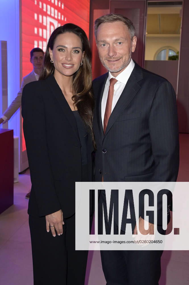 Christian Lindner mit Ehefrau Franca Lehfeldt bei der Bertelsmann Party 2023 in der Bertelsmann Repräsentanz Unter den Linden. Berlin