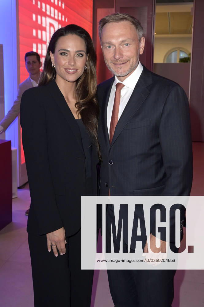 Christian Lindner mit Ehefrau Franca Lehfeldt bei der Bertelsmann Party 2023 in der Bertelsmann Repräsentanz Unter den Linden. Berlin