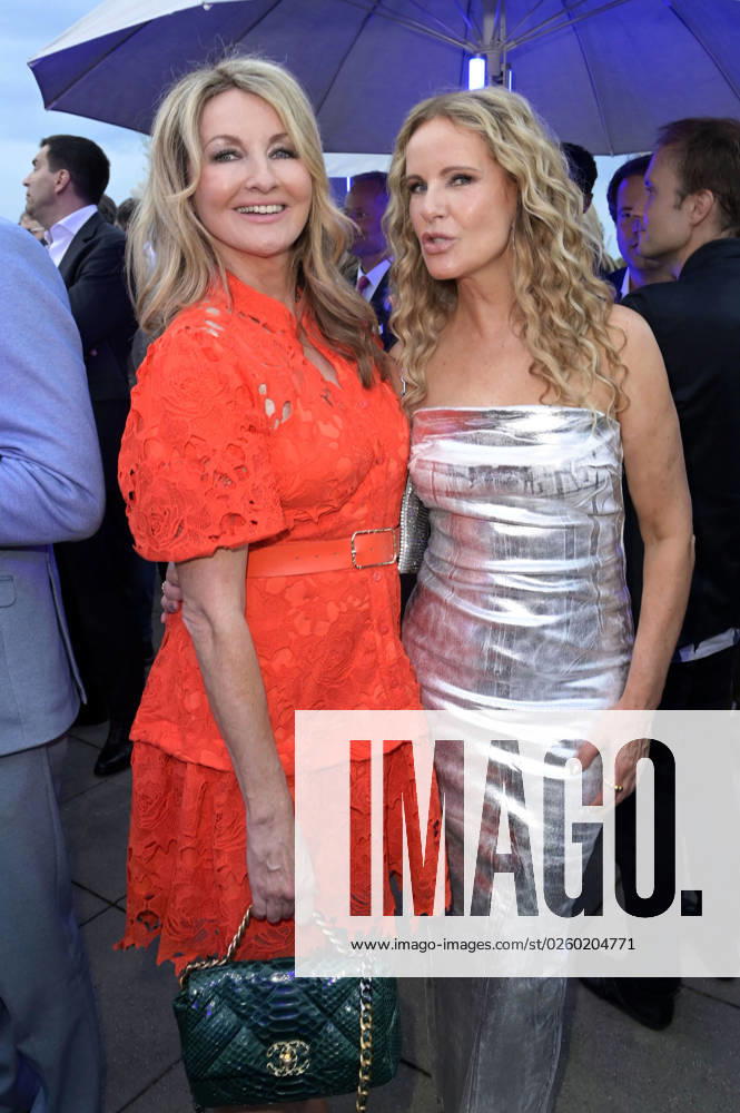 Frauke Ludowig und Katja Burkard bei der Bertelsmann Party 2023 in der Bertelsmann Repräsentanz Unter den Linden. Berlin