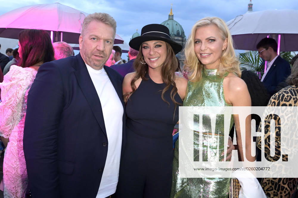 Thorsten Weck, Lilly Becker und Tanja Bülter bei der Bertelsmann Party 2023 in der Bertelsmann Repräsentanz Unter den Linden. Berlin