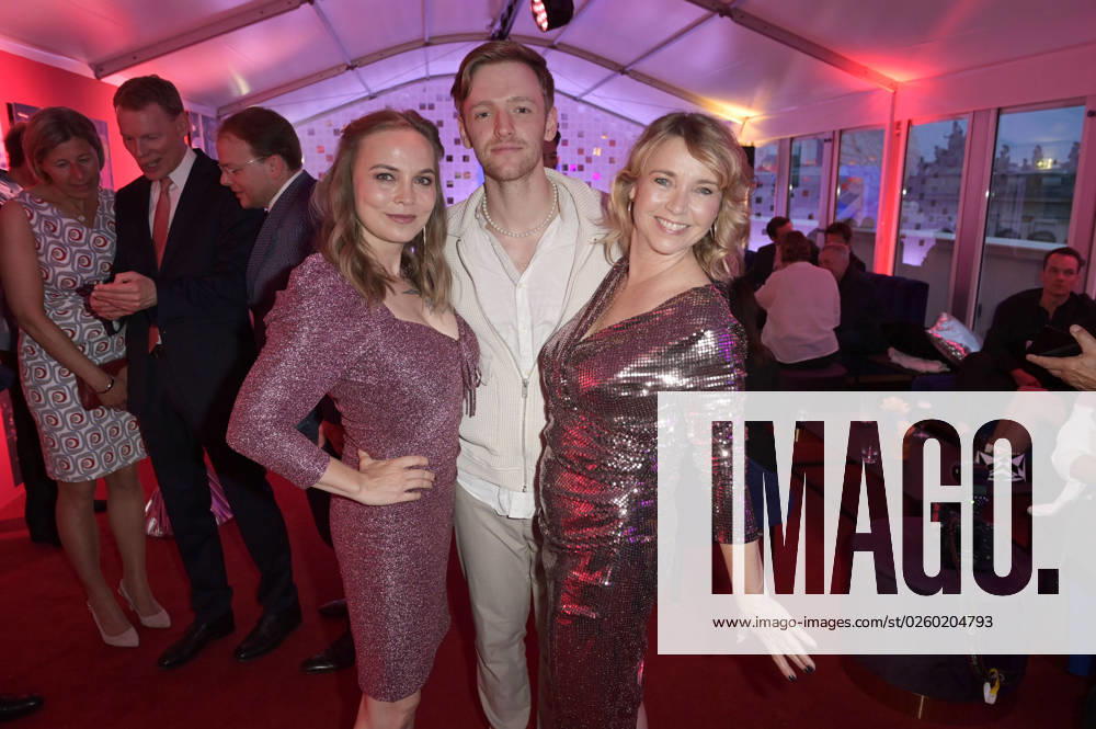 Regina Halmich, Timur Bartels und Tina Ruland bei der Bertelsmann Party 2023 in der Bertelsmann Repräsentanz Unter den Linden. Berlin