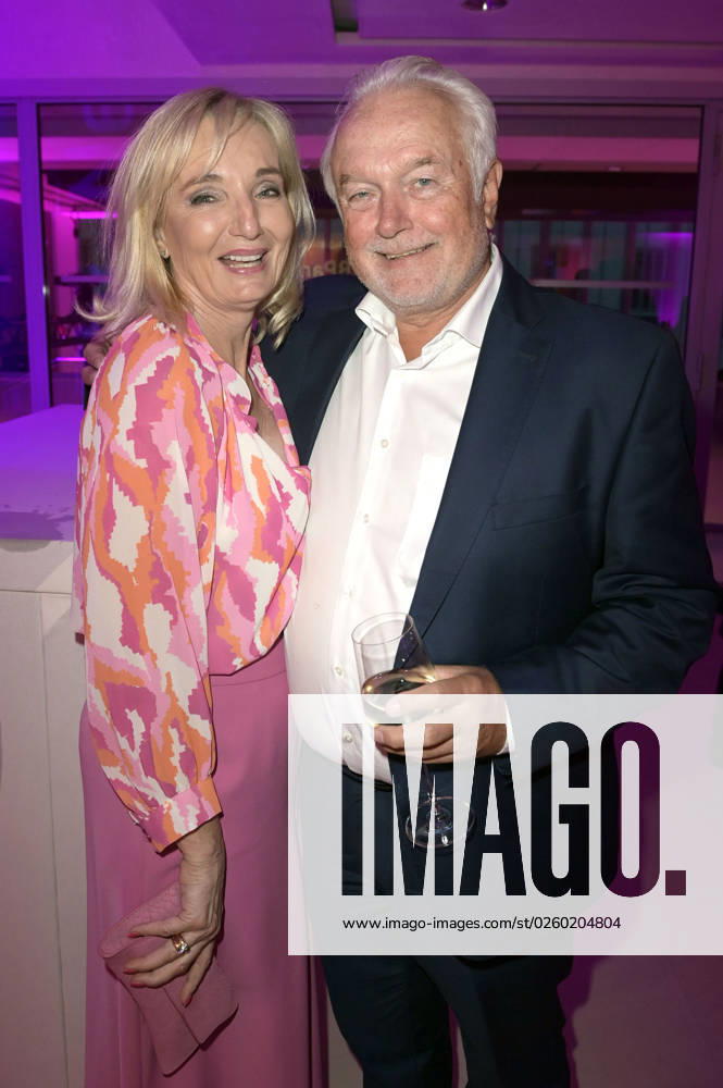 Wolfgang Kubicki mit Ehefrau Annette Marberth-Kubicki bei der Bertelsmann Party 2023 in der Bertelsmann Repräsentanz Unter den Linden. Berlin