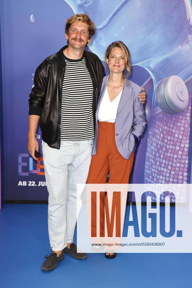 Sebastian Schwarz und Marie Burchard bei der Elemental (Disney) Kino Premiere am 18.06.2023 in Berlin Disneys Elemental Filmpremiere in Berlin