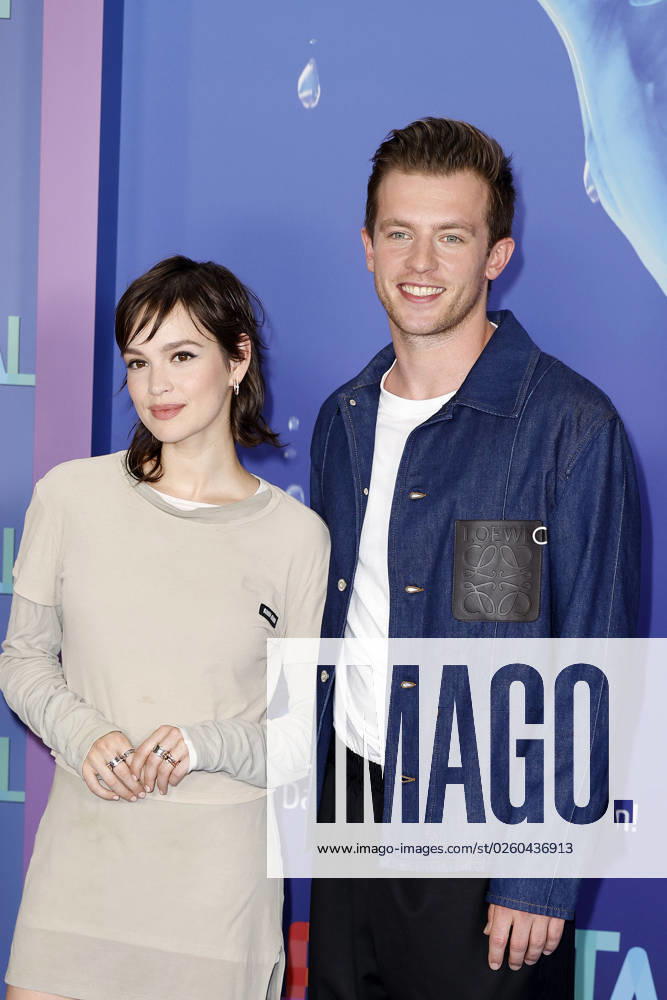 Emilia Schuele und Jannis Niewoehner bei der Elemental (Disney) Kino Premiere am 18.06.2023 in Berlin Disneys Elemental Filmpremiere in Berlin