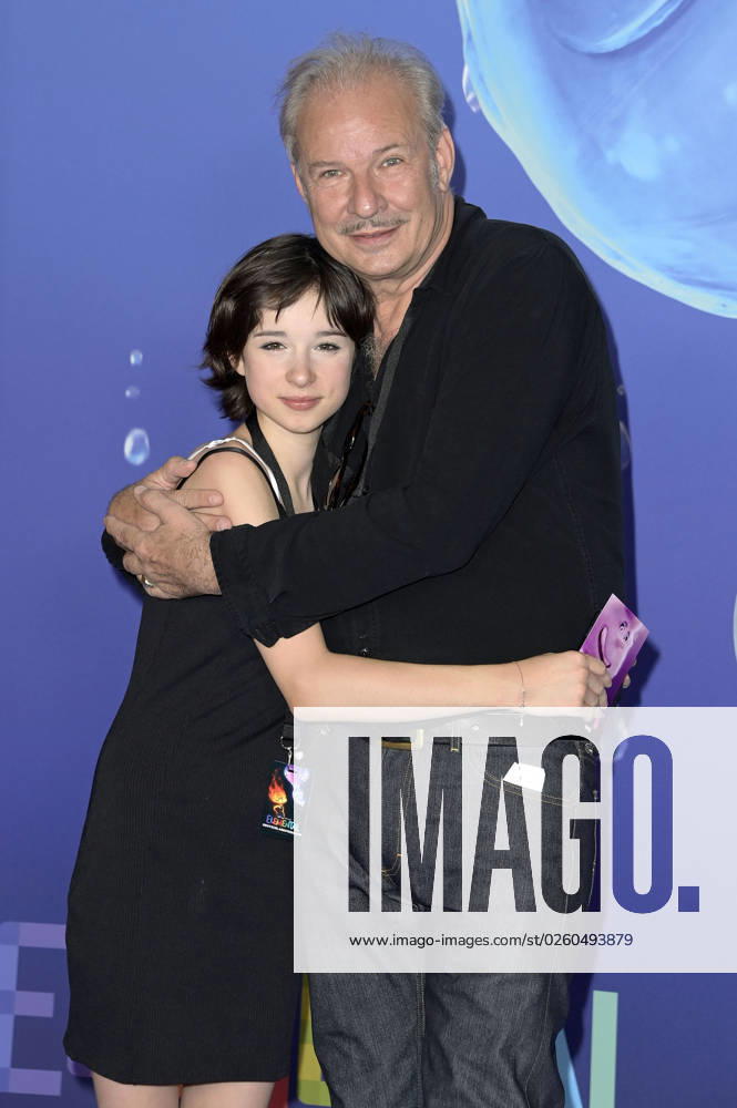 Leander Haußmann mit Tochter Edwina Kuhl bei der Premiere des Kinofilms Elemental im Kino in der KulturBrauerei. Berlin
