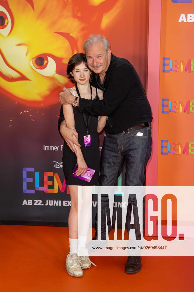 Kino Premiere - Elemental Leander Haussmann mit Tochter Edwina Kuhl bei der Deutschlandpremiere von Elemental im Kino in der Kulturbrauerei am 18.06.2023 in Berlin.