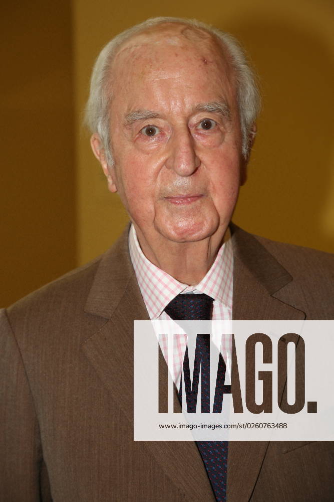 Augustin Rouart - The Heritage Of Painting Exhibition Preview - Paris Edouard Balladur attend the Augustin Rouart - La Peinture en HÃ ritage The Heritage of Painting Exhibition preview at Petit Palais on May 30, 2021 in Paris, France. Photo by Jerome Domine ABACAPRESS.COM Paris France