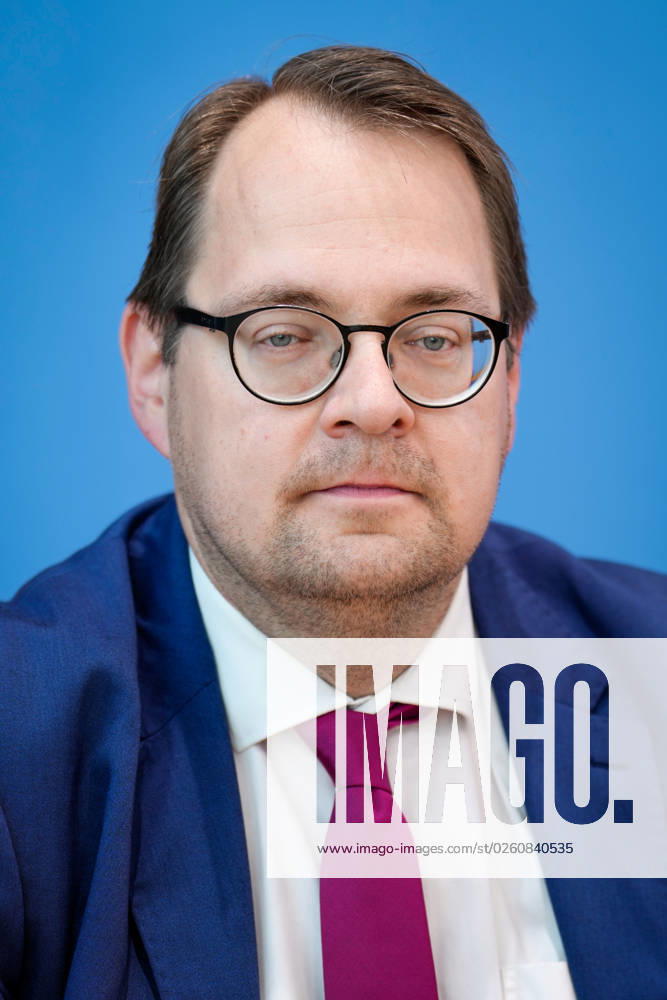 Bundespressekonferenz Jahresbericht 2022 des Petitionsausschusses Soeren Pellmann, Obmann (DIE LINKE) im Portrait bei der Vorstellung des Jahresbericht 2022 des Petitionsausschusses in der Bundespressekonferenz, Berlin , 21.06.2023 Berlin Berlin Deutschland
