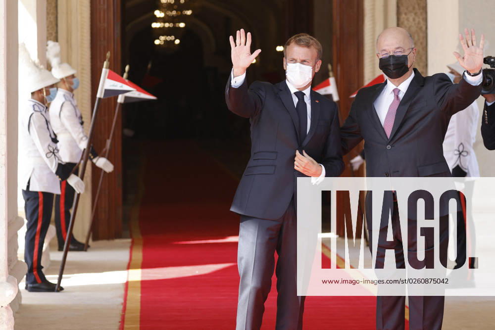 French President Emmanuel Macron in Baghdad - Iraq Iraqi President Barham Saleh (R) welcomes his French countepart Emmanuel Macron at the presidential palace in Baghdad on August 28, 2021. - Macron is among leaders set to attend a regional summit today in Iraq, with the Taliban s takeover of Afghanistan and a deadly jihadist attack in Kabul overshadowing the meeting. Photo by Ludovic Marin pool ABACAPRESS;COM Baghdad Iraq