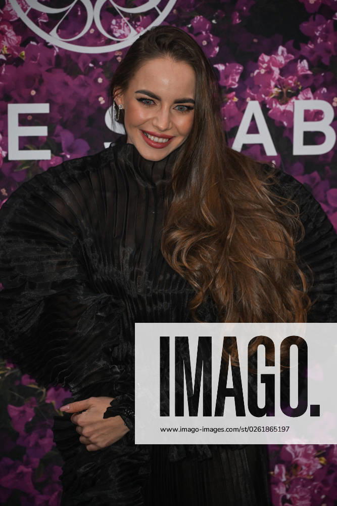 PFW Elie Saab Outside Arrivals Guest arriving at the Elie Saab show during Paris Fashion Week Haute Couture in Paris, France on January 26, 2022. Photo by Julien Reynaud APS-Medias ABACAPRESS.COM Paris France