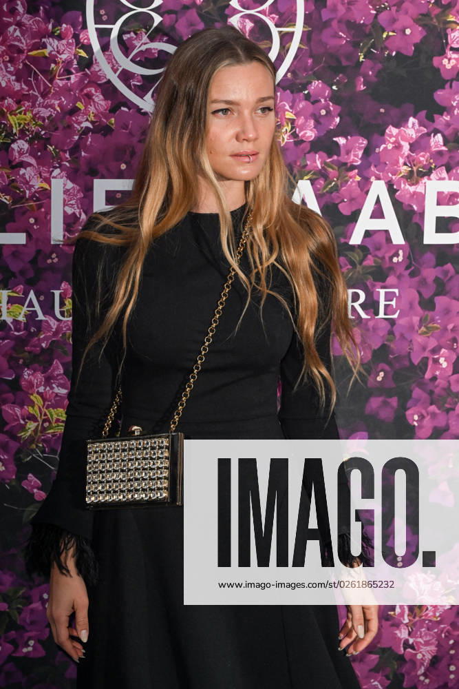 PFW Elie Saab Outside Arrivals Guest arriving at the Elie Saab show during Paris Fashion Week Haute Couture in Paris, France on January 26, 2022. Photo by Julien Reynaud APS-Medias ABACAPRESS.COM Paris France