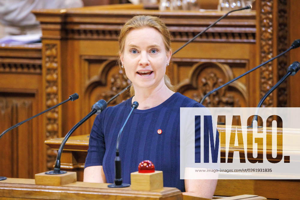 20230628 Wiener Gemeinderat - Rechnungsabschluss 2022 WIEN, OESTERREICH - JUNI 28: Abgeordneter zum Wiener Landtag und Gemeinderat Angelika Pipal-Leixner (NEOS) beim Wiener Gemeinderat - - Rechnungsabschluss 2022 im Rathaus am 28. Juni 2023 in Wien, Oesterreich. 230628_SEPA_10_048
