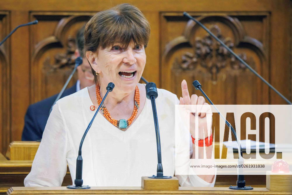 20230628 Wiener Gemeinderat - Rechnungsabschluss 2022 WIEN, OESTERREICH - JUNI 28: Abgeordnete zum Wiener Landtag und Gemeinderat Heidemarie Sequenz (GRUeNE) beim Wiener Gemeinderat - - Rechnungsabschluss 2022 im Rathaus am 28. Juni 2023 in Wien, Oesterreich. 230628_SEPA_10_055