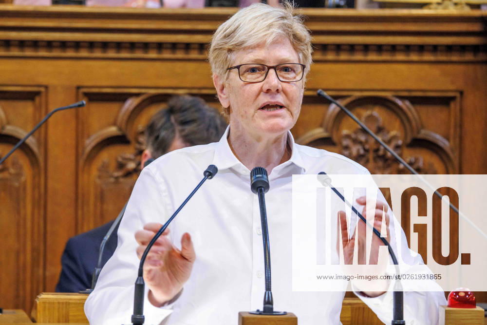 20230628 Wiener Gemeinderat - Rechnungsabschluss 2022 WIEN, OESTERREICH - JUNI 28: Abgeordnete zum Wiener Landtag und Gemeinderat Jennifer Kickert (GRUeNE) beim Wiener Gemeinderat - - Rechnungsabschluss 2022 im Rathaus am 28. Juni 2023 in Wien, Oesterreich. 230628_SEPA_10_024