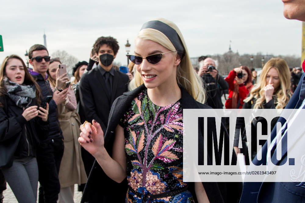 Anya Taylor-Joy, Archivbilder PFW - Dior - Outside Arrivals - Womenswear Fall Winter 2022 2023 2022 NB Anya Taylor-Joy attends the Dior Womenswear Fall Winter 2022 2023 show as part of Paris Fashion Week on March 01, 2022 in Paris, France. Photo by Nasser Berzane ABACAPRESS.COM Paris France